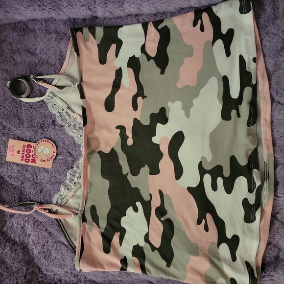 Weekend Edition 2 piece set. Pink and Grey Camouflage - Picture 2 of 6